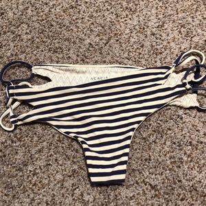 Acacia Striped bottoms